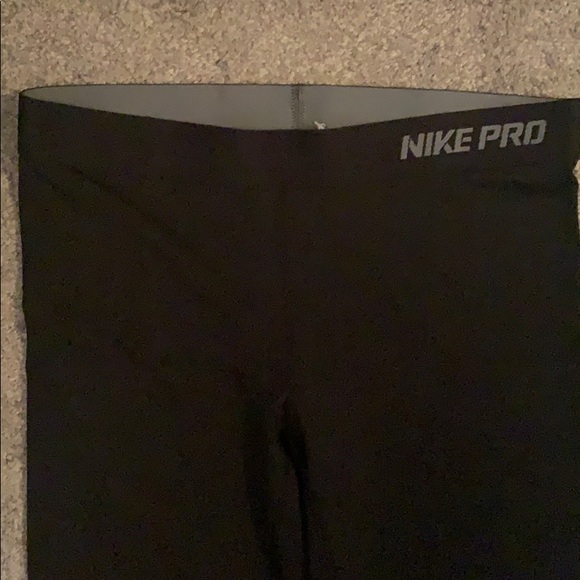 Nike dri fit capris - Picture 3 of 5